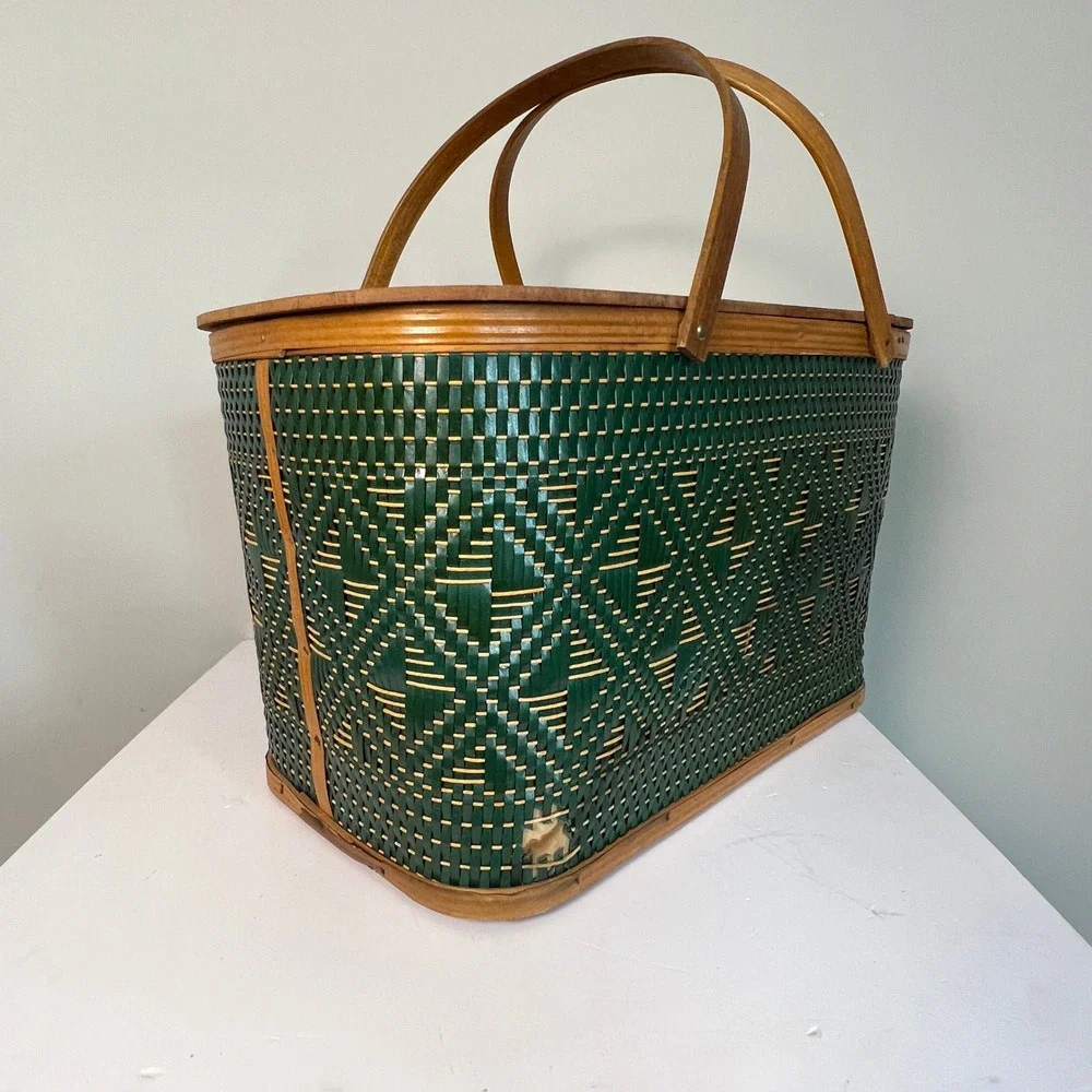 Hawkeye vintage picnic